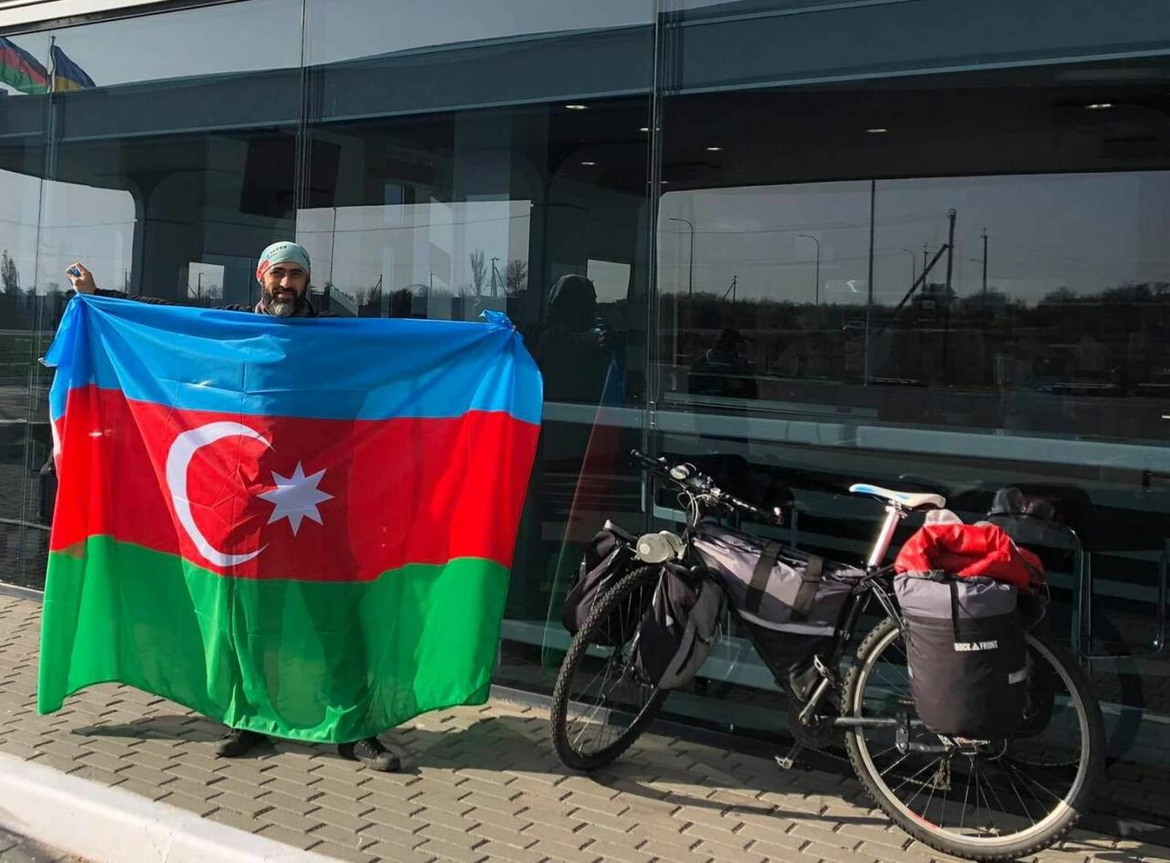 Азербайджанский путешественник совершил велопробег от Стамбула до Чанаккале