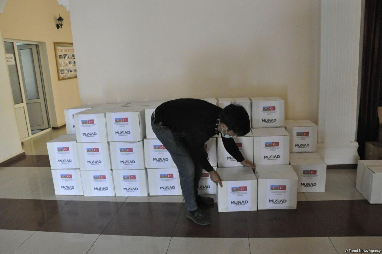 По инициативе депутата Севиль Микаиловой оказана продовольственная помощь семьям шехидов и малообеспеченным семьям в Худате