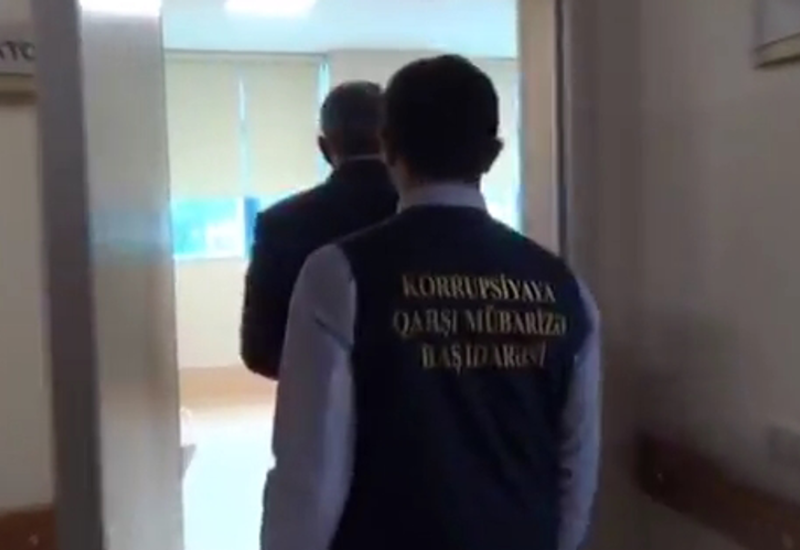 Момент задержания директора «Ени Клиника» и главврача модульной больницы