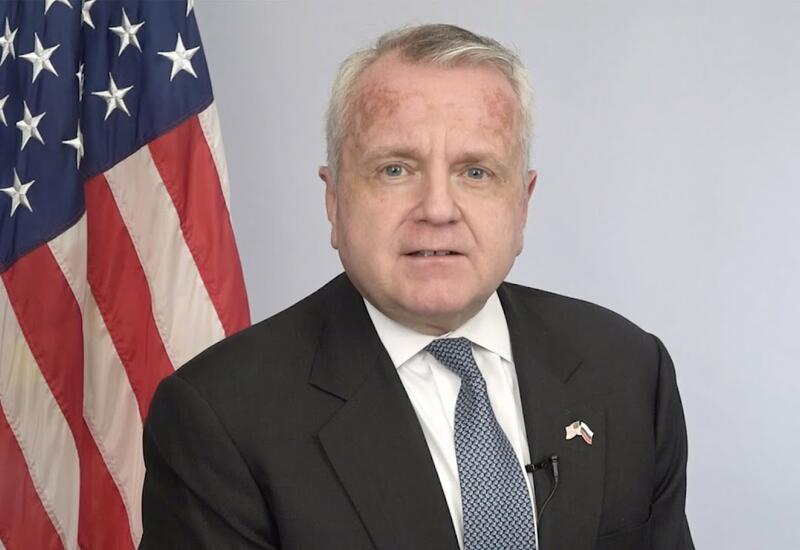 Посол США покинул резиденцию в Москве и отправился в аэропорт