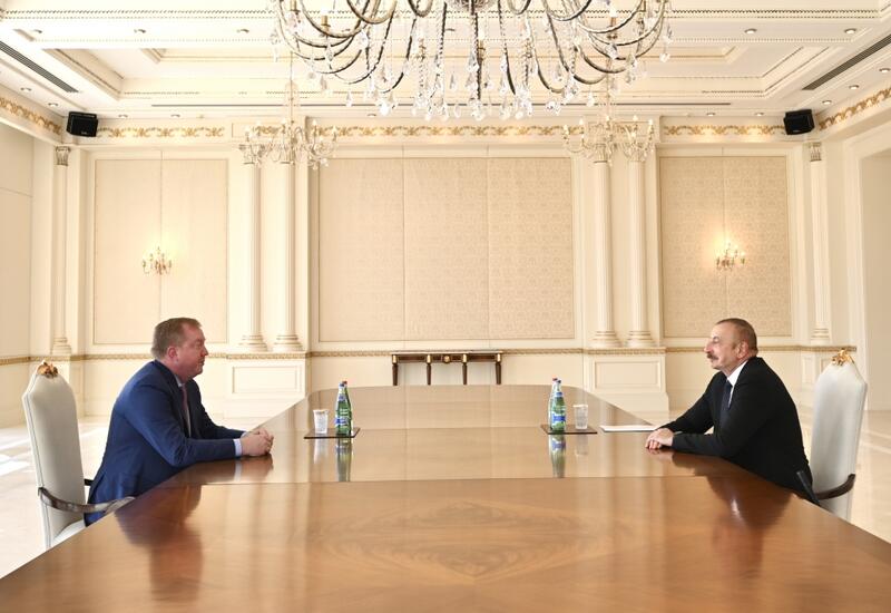 Президент Ильхам Алиев принял президента и главного исполнительного директора компании “Boeing Commercial Airplanes”