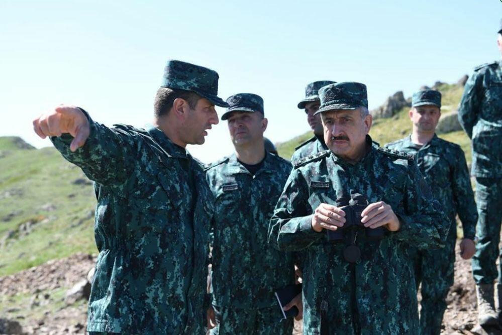 Магеррам Алиев и Эльчин Гулиев посетили воинскую часть на границе с Арменией