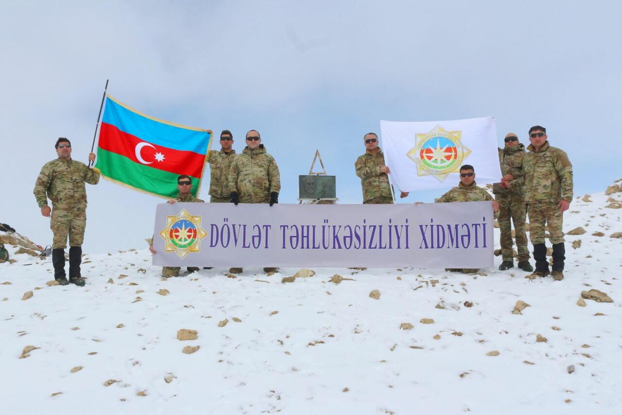 Сотрудники СГБ совершили восхождение на «Пик Гейдара»