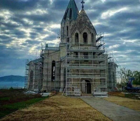 Армяне пытаются выдать православную церковь в Шуше за свою