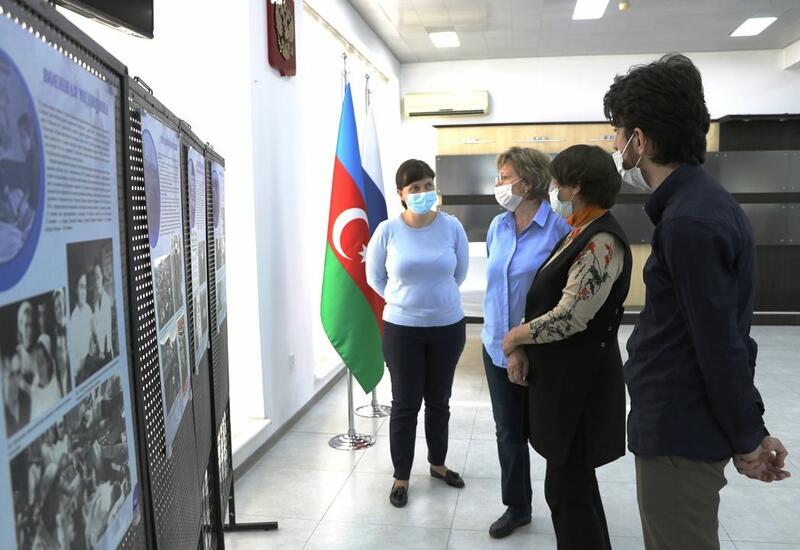 В Баку открылась выставка фотокопий военных экспонатов из музеев России