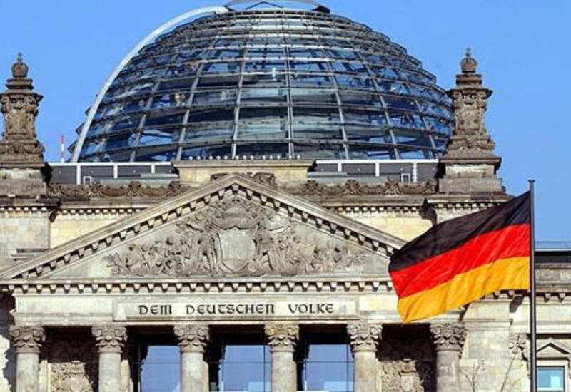 Парламент Германии одобрил послабления для привитых от COVID-19 и выздоровевших