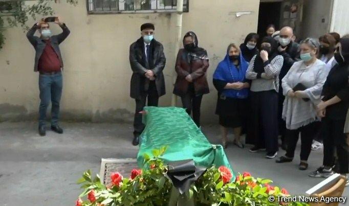 В Баку проходят похороны Арифа Гулиева