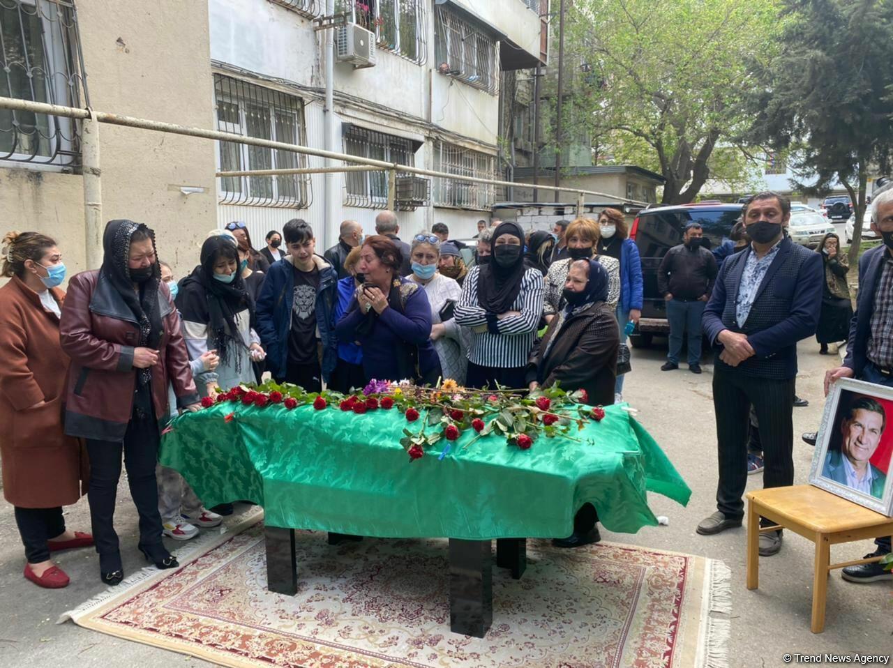 В Баку проходят похороны Арифа Гулиева