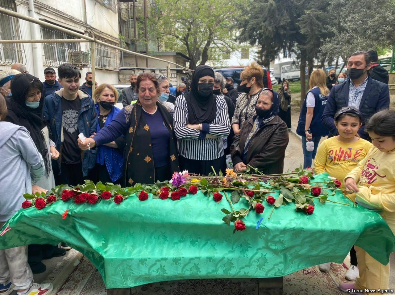 В Баку проходят похороны Арифа Гулиева