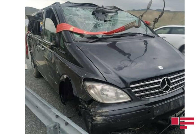 Следовавший из Баку в Загаталу микроавтобус попал в аварию