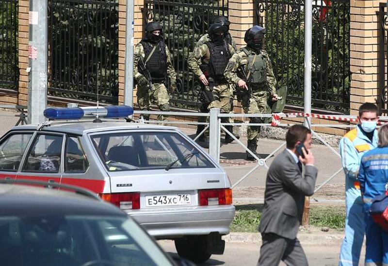 Стало известно о семи заложниках в школе в Казани