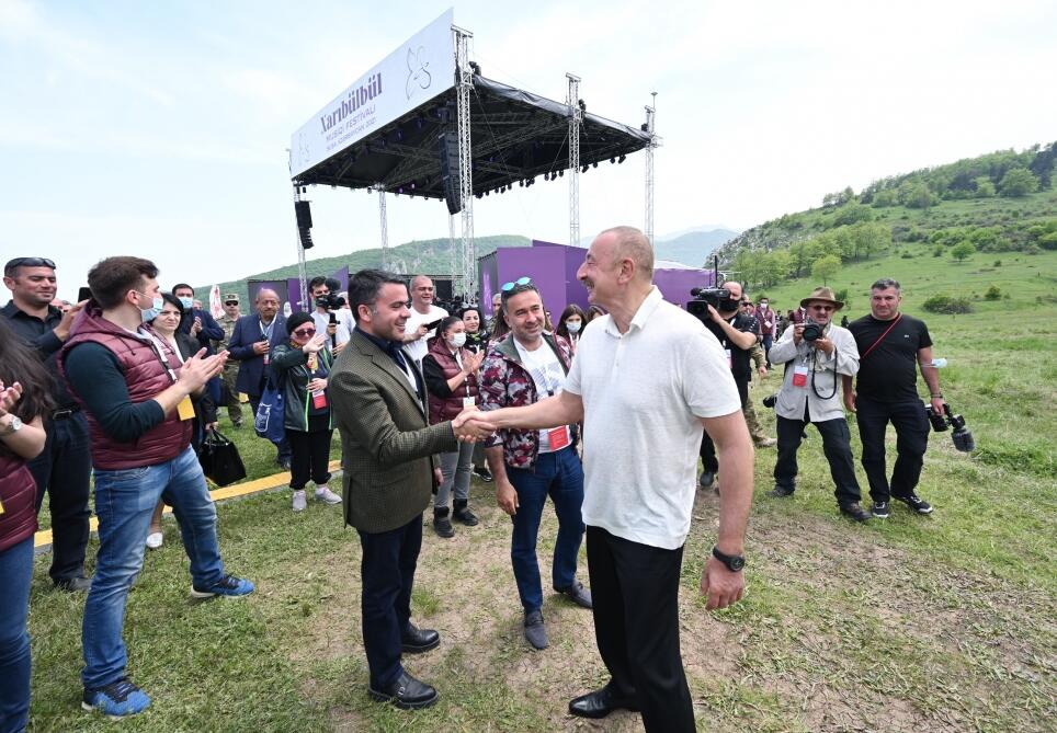 Президент Ильхам Алиев и Первая леди Мехрибан Алиева посмотрели гала-концерт фестиваля "Харыбюльбюль"