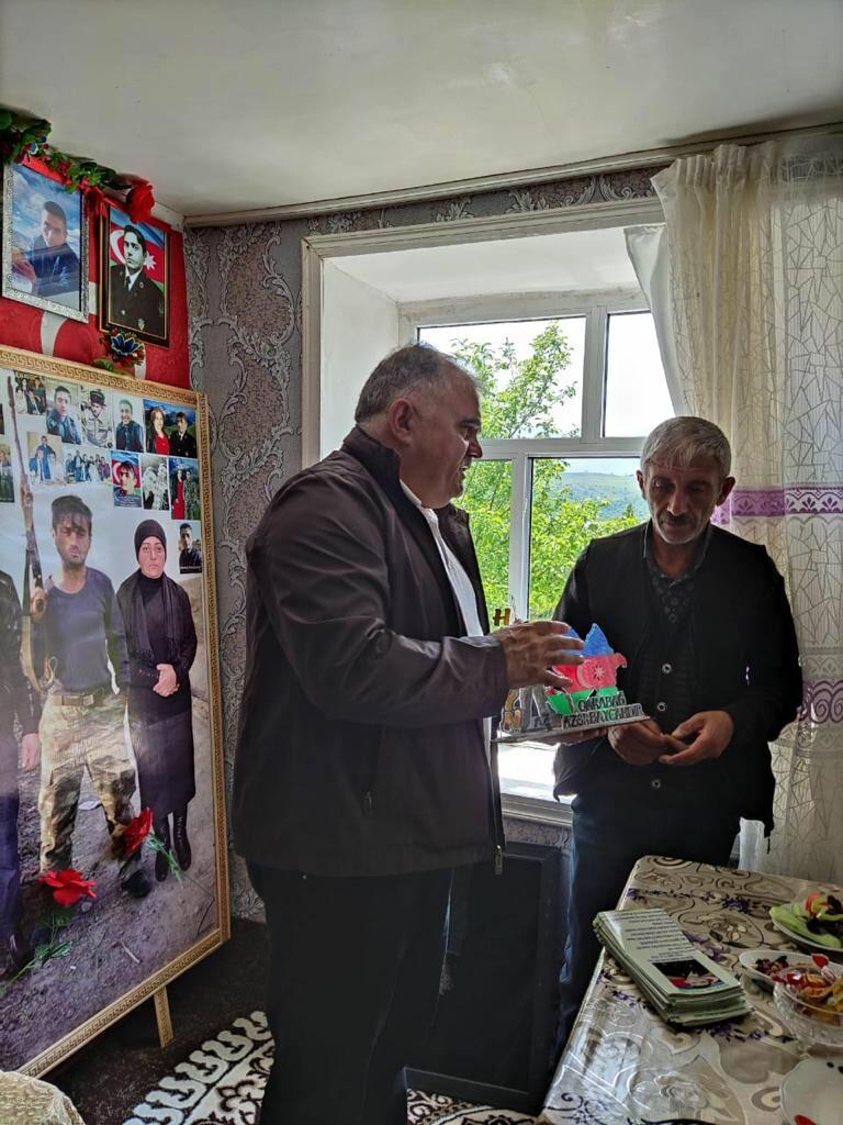 Millət vəkili Arzu Nağıyev Tovuz və Gədəbəydə şəhid, qazi ailələri və seçicilərlə görüşüb