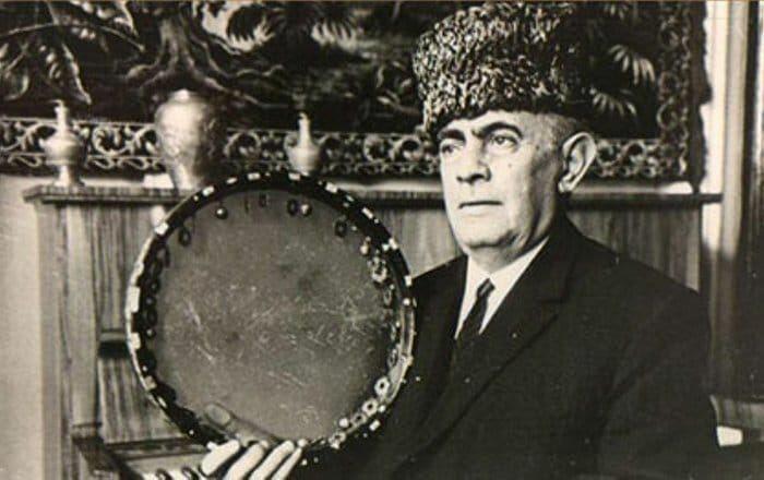 Во время исполнения "Баяты Шираз" над Джыдыр дюзю в небе парил орел
