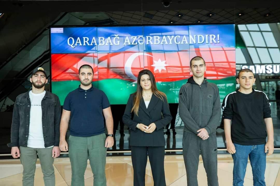 Пятеро участников Отечественной войны вернулись в Азербайджан после лечения в Турции