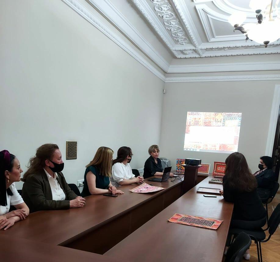 "Волшебные ковры Карабаха" в Баку