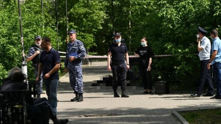 В России мужчина напал на прохожих