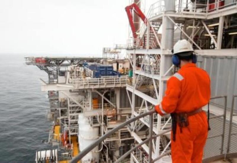 bp временно приостанавливает добычу на платформе "Чираг"