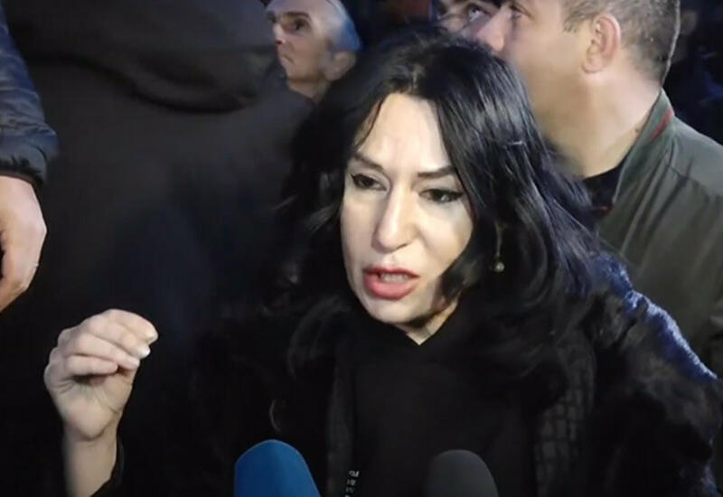 Чирлидер Наира Зограбян: политическая клоунада в Армении