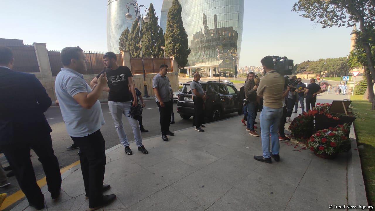 В Баку чтят память журналистов, погибших в результате подрыва на мине в Кельбаджаре