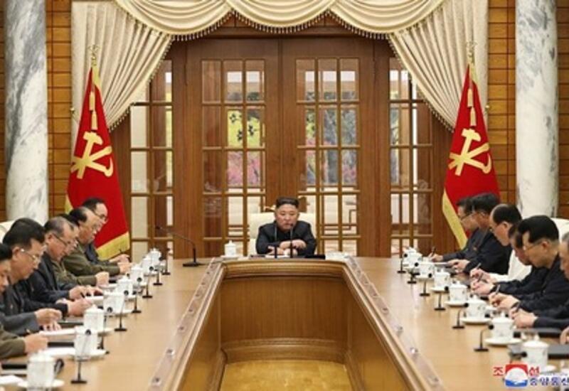 Ким Чен Ын впервые за месяц появился на публике