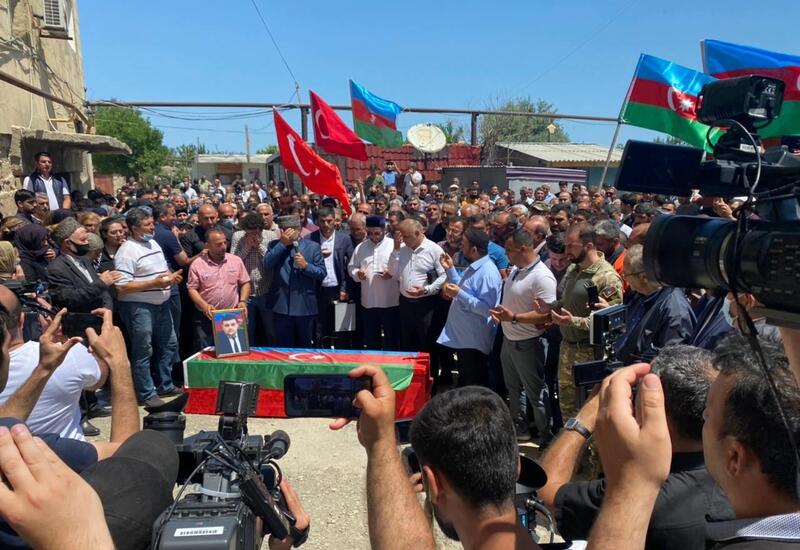 В Сумгайыте проводили в последний путь оператора AzTV Сираджа Абышова