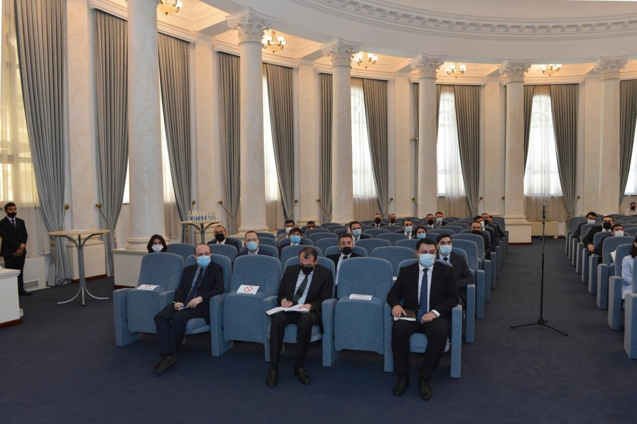 Джейхун Байрамов встретился с дипломатами, отправляющимися в порядке ротации в зарубежную командировку