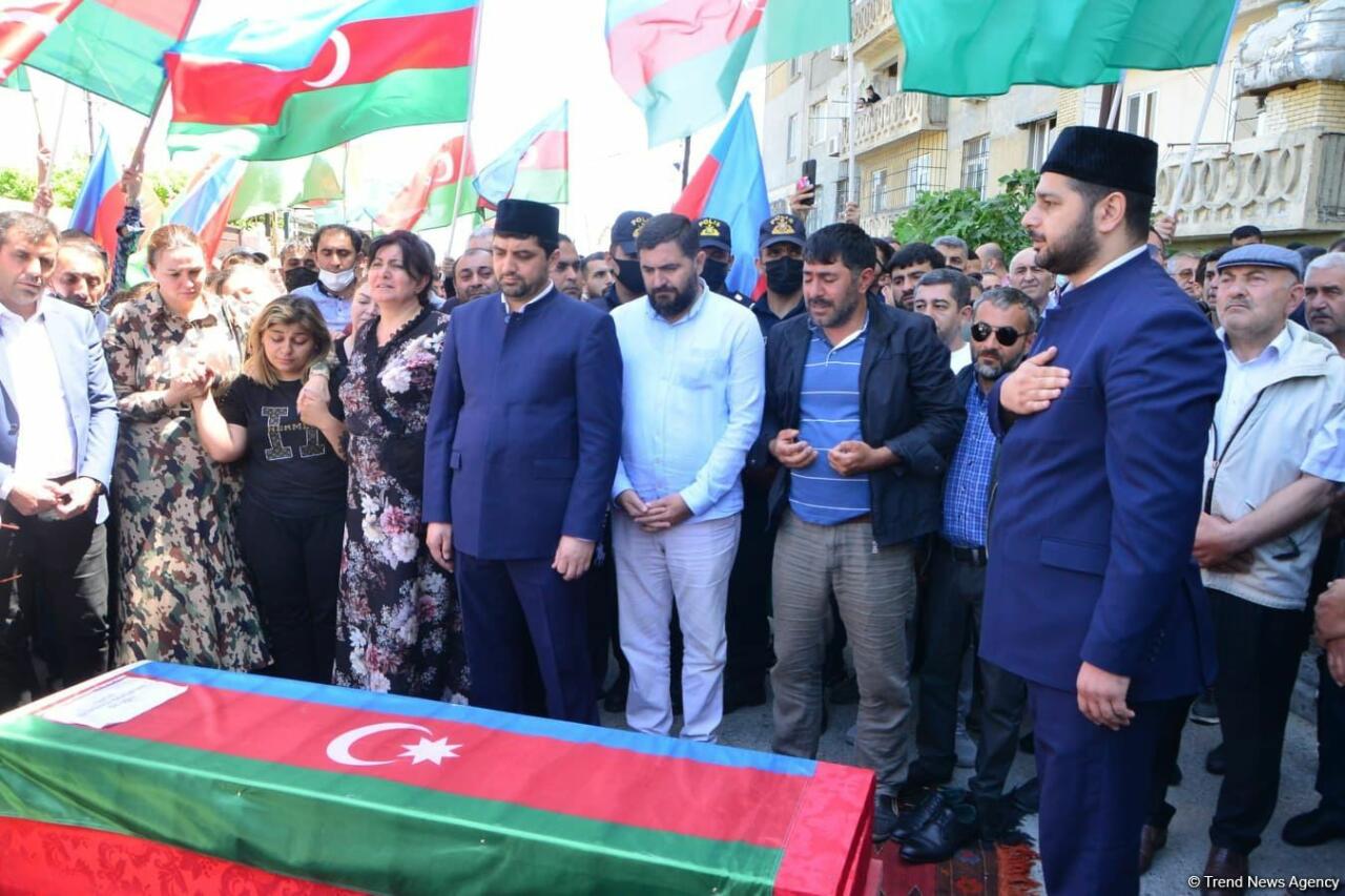 В Баку проводили в последний путь шехида-журналиста