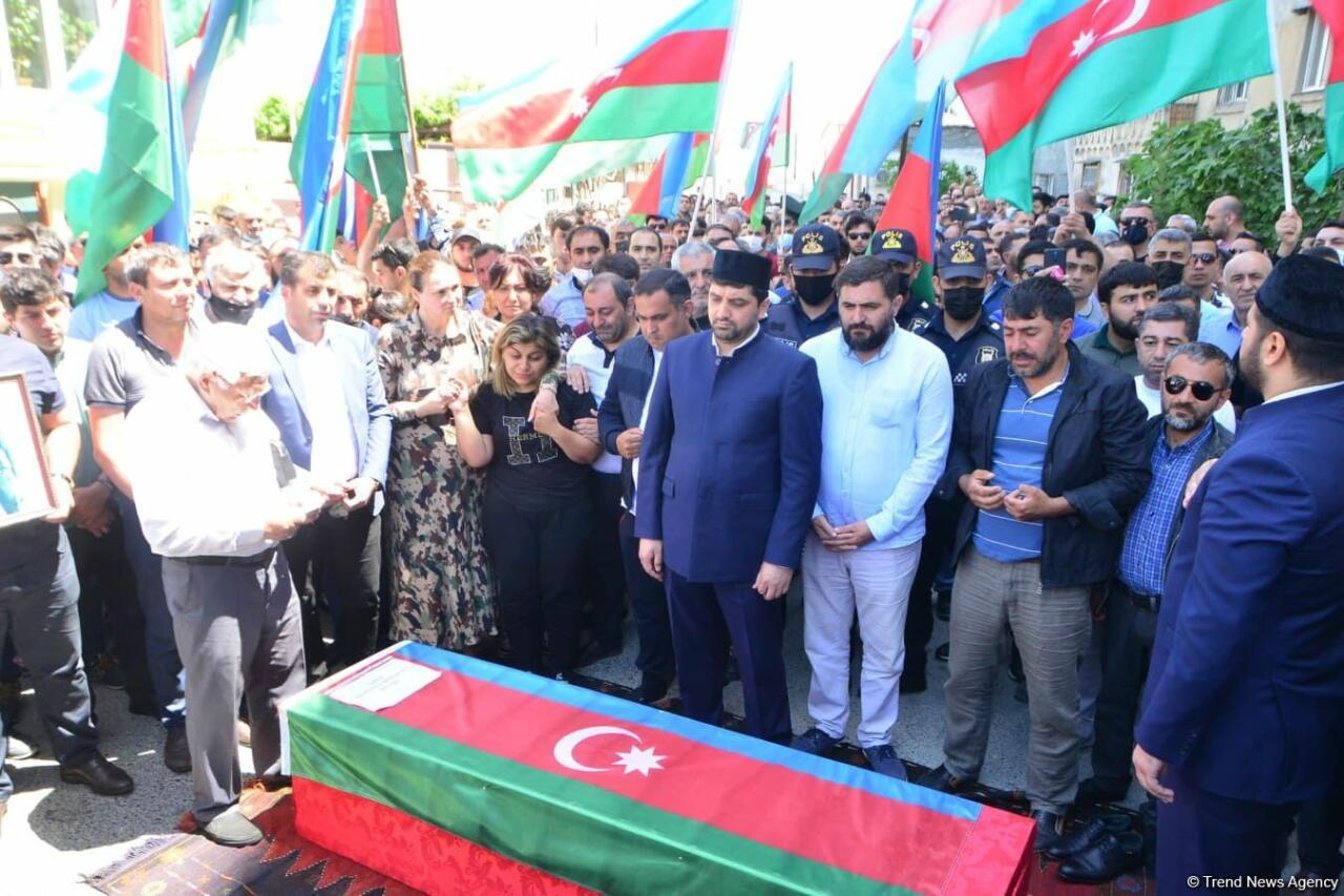 В Баку проводили в последний путь шехида-журналиста