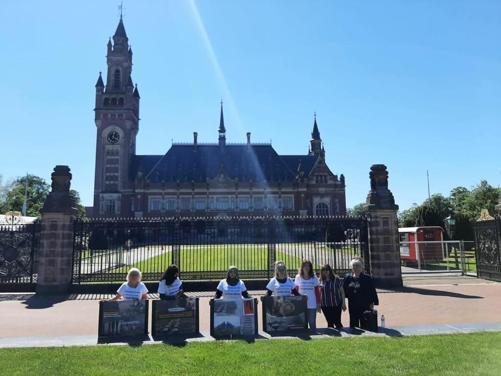 В Гааге прошла акция протеста под лозунгом «Остановите смерти от мин!»