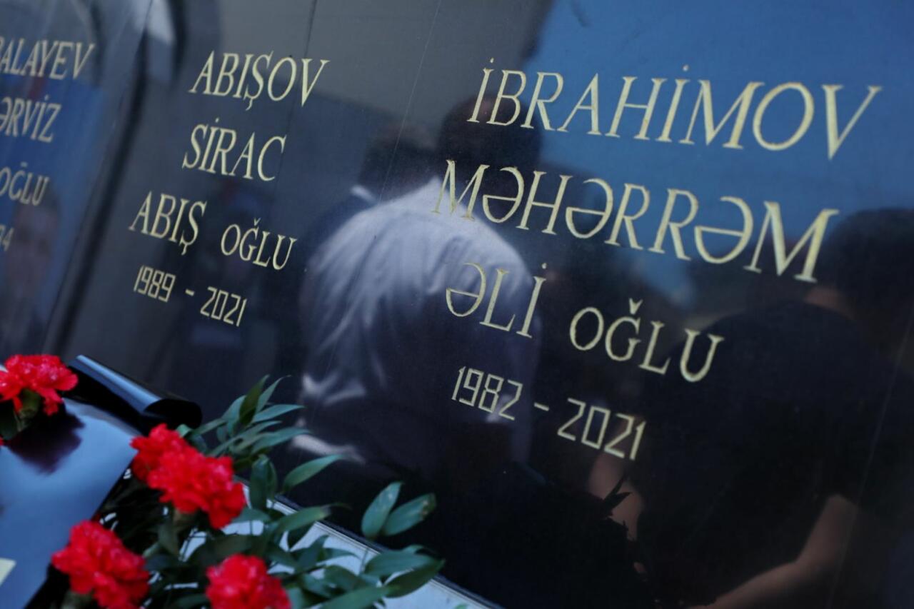 В Баку увековечена память журналистов, подорвавшихся на мине в Кельбаджаре