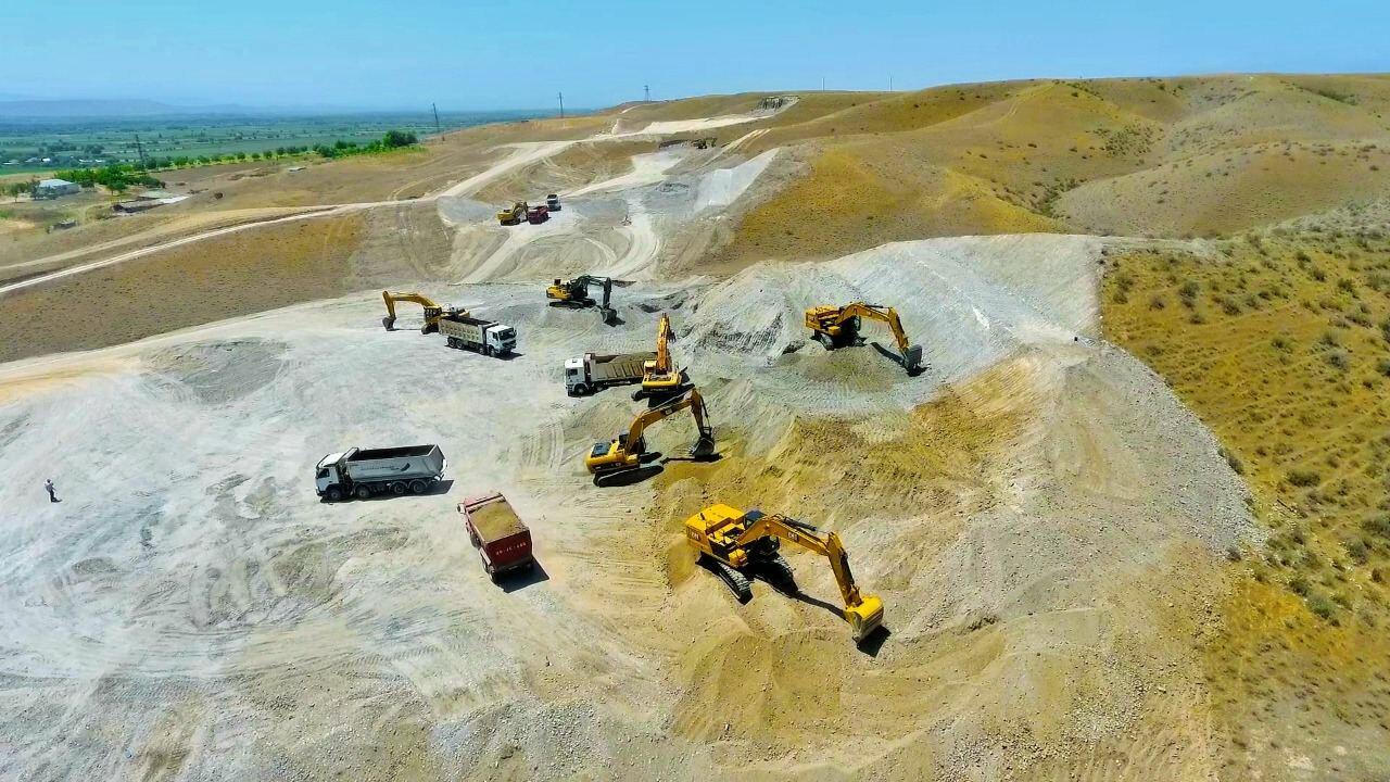 Продолжается строительство автодороги Ахмедбейли-Горадиз-Миндживан-Агбенд