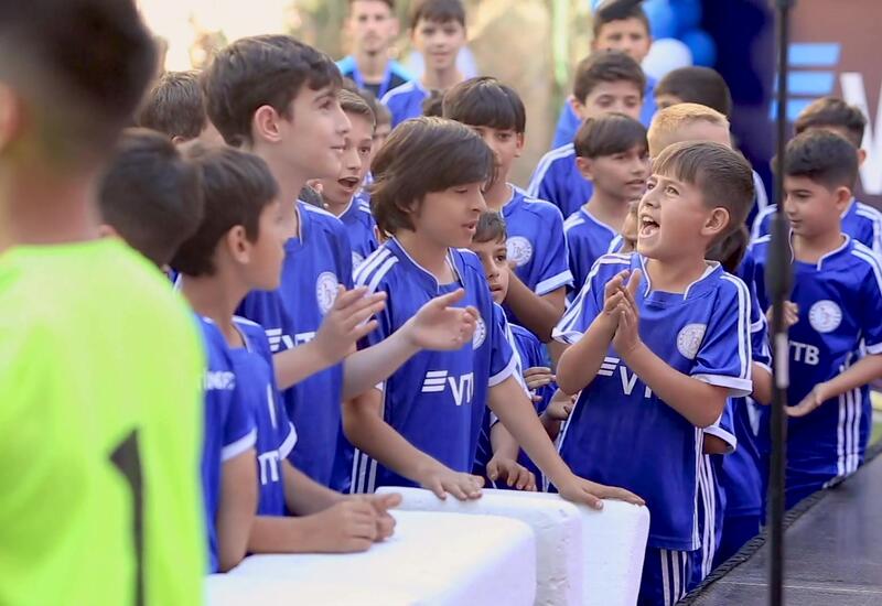 “Baku Sportinq” uşaq futbol klubunun təşəbbüsü ilə “Bank VTB Azərbaycan” kuboku adlı turniri baş tutmuşdur