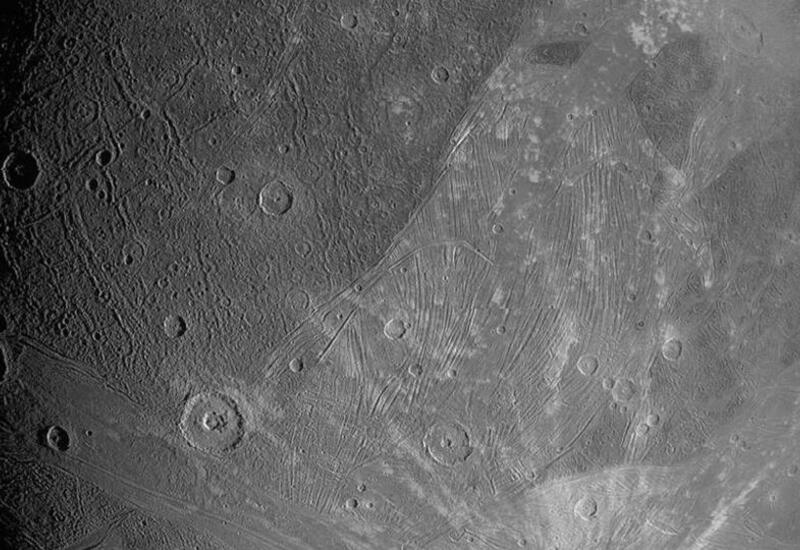 Аппарат NASA впервые за 20 лет снял крупнейший спутник Юпитера