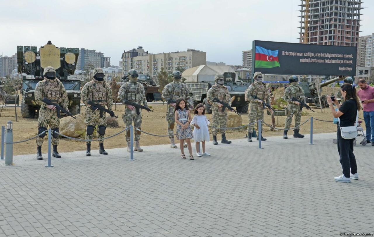 Мощь азербайджанской армии в Парке военных трофеев в Баку