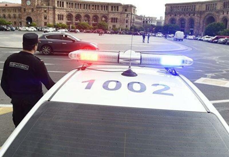В Ереване обстреляли здание муниципалитета