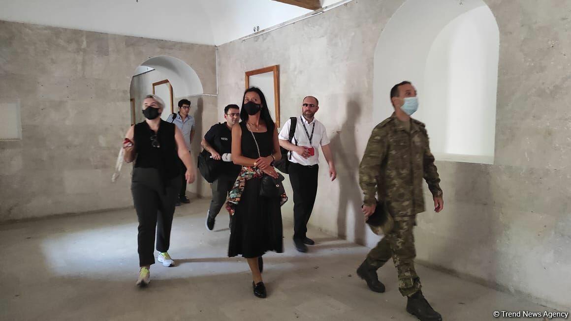 Иностранные дипломаты посетили в Агдаме место будущего Нагорного парка и крепость Шахбулаг