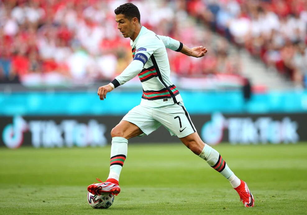 Сборная Португалии начинает Евро-2020 с крупной победы над венграми