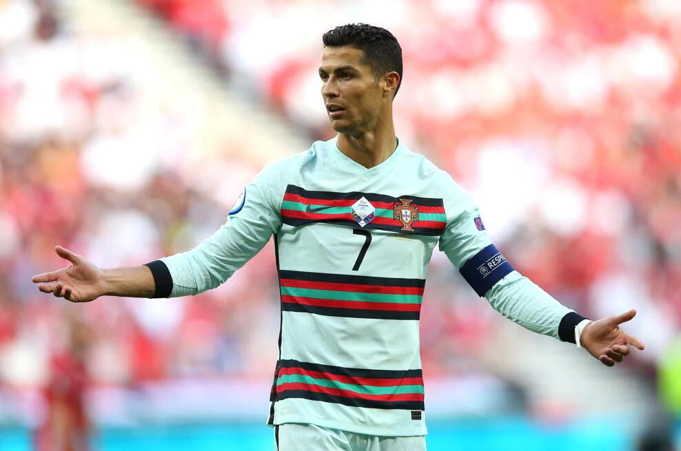Сборная Португалии начинает Евро-2020 с крупной победы над венграми