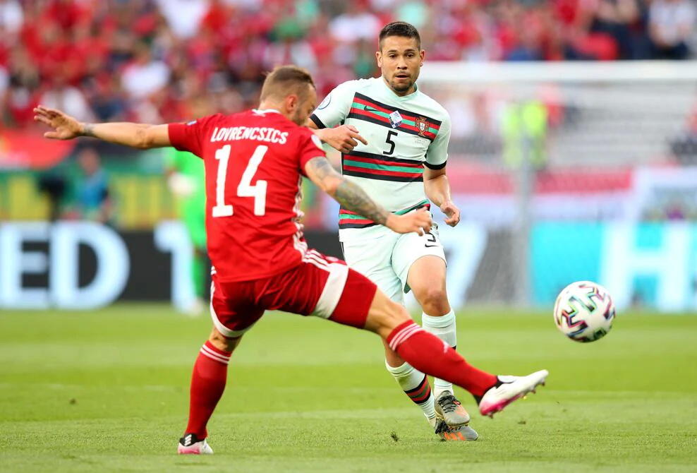 Сборная Португалии начинает Евро-2020 с крупной победы над венграми