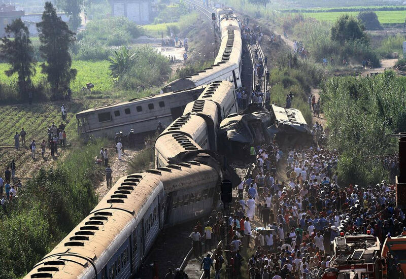 В Мексике поезд врезался в жилые дома, есть жертвы