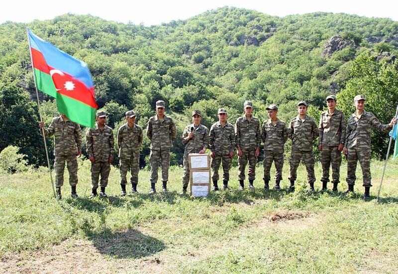 Azad edilmiş ərazilərimizdə dislokasiya olunmuş bölmələrimizdə Milli Qurtuluş Günü qeyd olunub