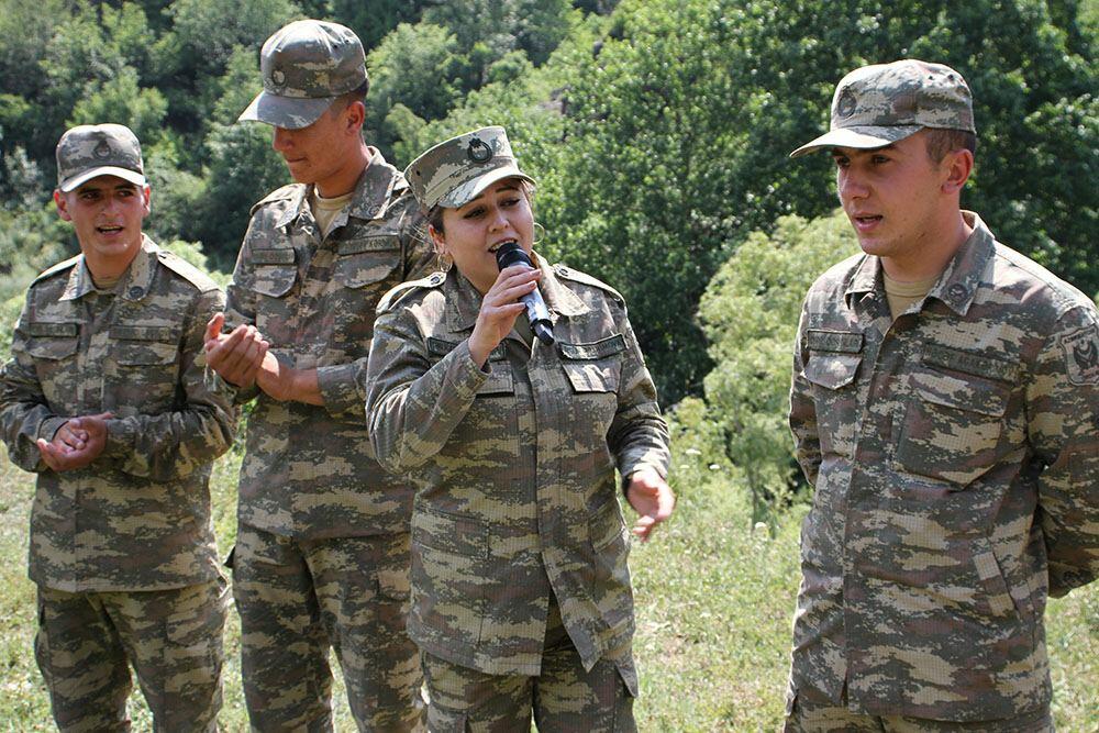 Azad edilmiş ərazilərimizdə dislokasiya olunmuş bölmələrimizdə Milli Qurtuluş Günü qeyd olunub