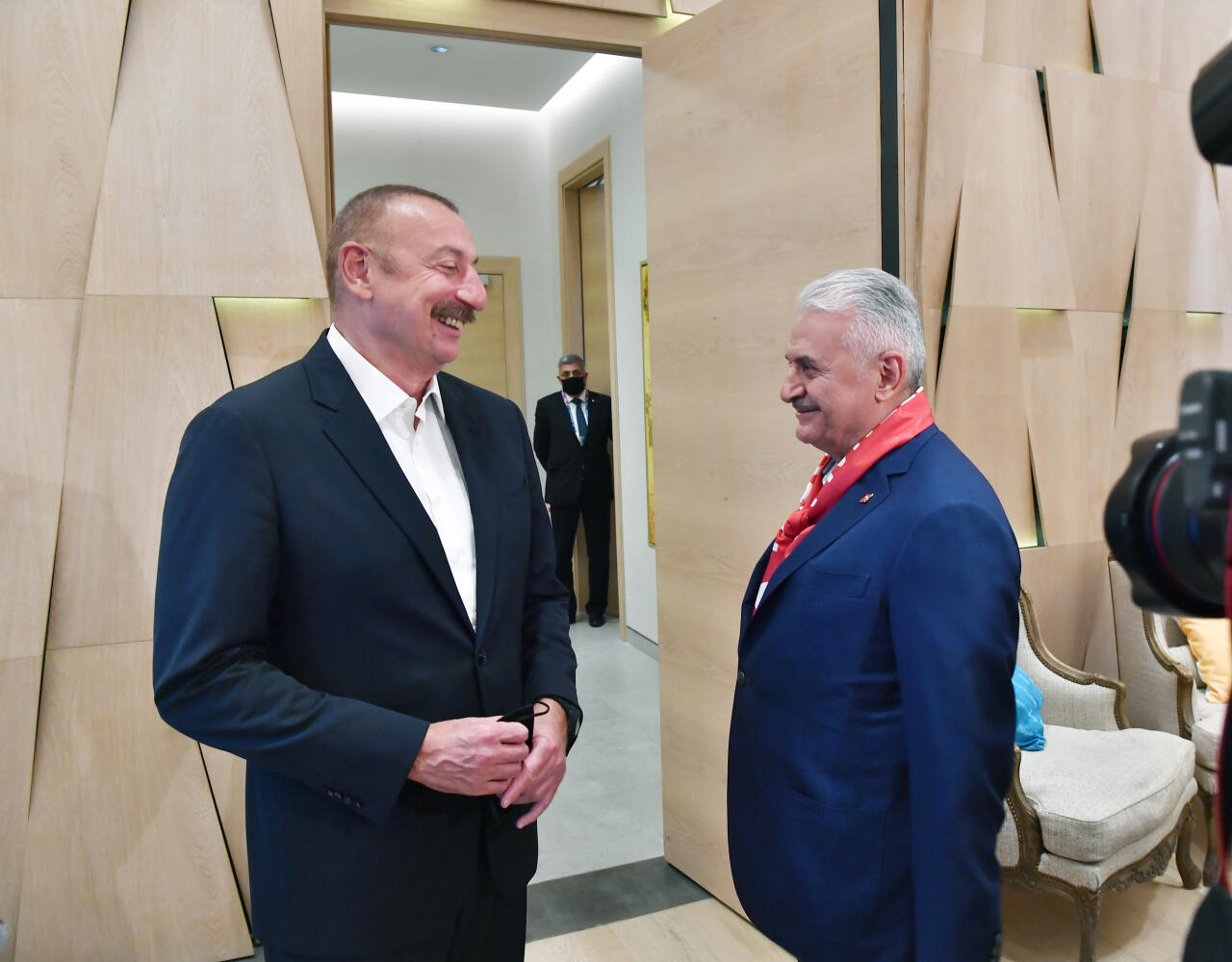 Президенты Ильхам Алиев и Реджеп Тайип Эрдоган с супругами наблюдали за матчем Турция-Уэльс на Бакинском Олимпийском стадионе