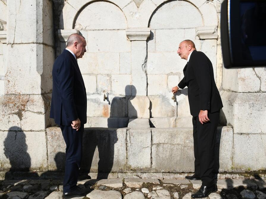 Президенты Ильхам Алиев и Реджеп Тайип Эрдоган с супругами побывали на роднике Хан Гызы в Шуше