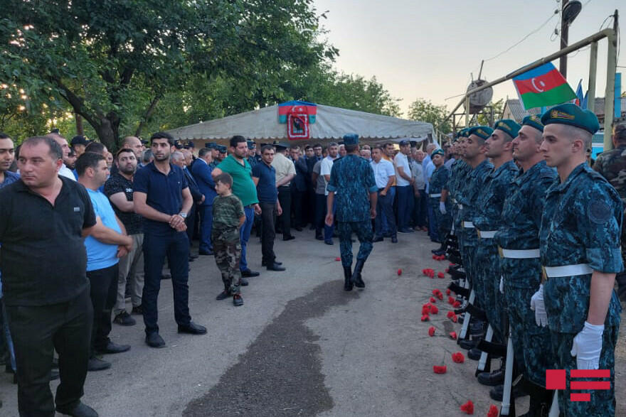Военнослужащий, погибший в ДТП в Лачине, похоронен в Товузе