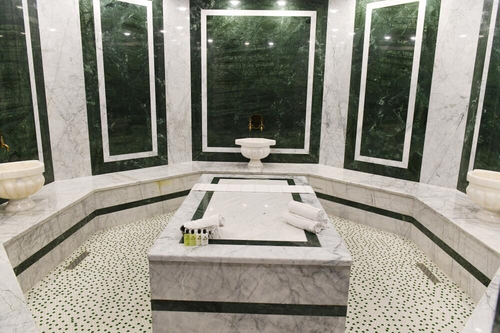 Prezident İlham Əliyev və Birinci xanım Mehriban Əliyeva Bakıda “Intercontinental” otelinin açılışında iştirak edib