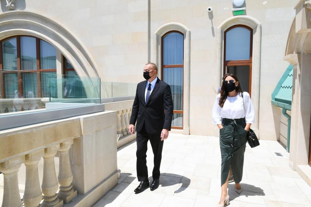 Prezident İlham Əliyev və Birinci xanım Mehriban Əliyeva Bakıda “Intercontinental” otelinin açılışında iştirak edib