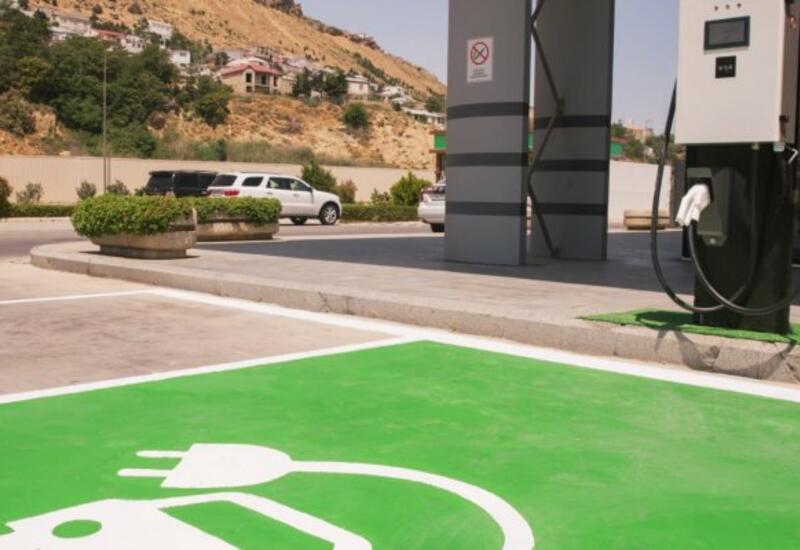 "CZAR International" şirkətinin dəstəyi ilə “SOCAR Petroleum” YDM-də elektromobillərin şarjı üçün avadanlıqlar quraşdırılıb