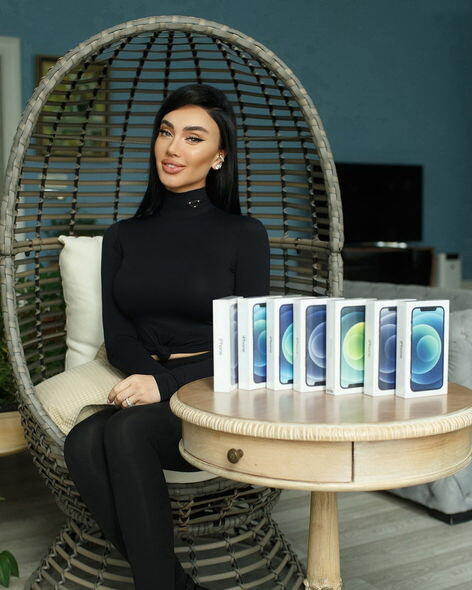 Diana Ahadpour izləyicilərinə “iPhone 12” və “Porsche” bağışlayır